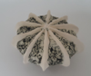 JANE JERMYN - Biomorphic Form I - ceramic - 7 x 13 cm - €75