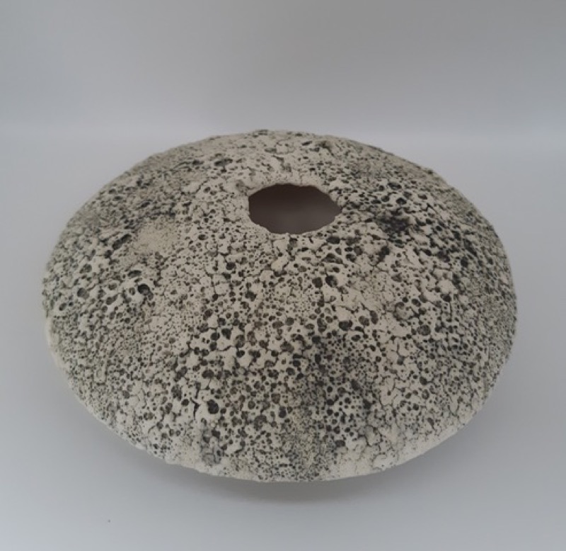 JANE JERMYN - Textured Vessel I - ceramic - 10 x 18 cm - €150 - SOLD
